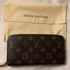 Louis Vuitton zippy wallet